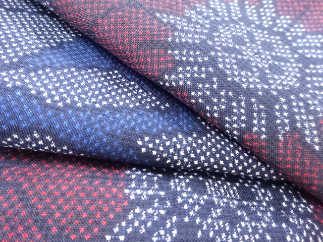  花模様織出し本場泥大島紬着物（5マルキ）